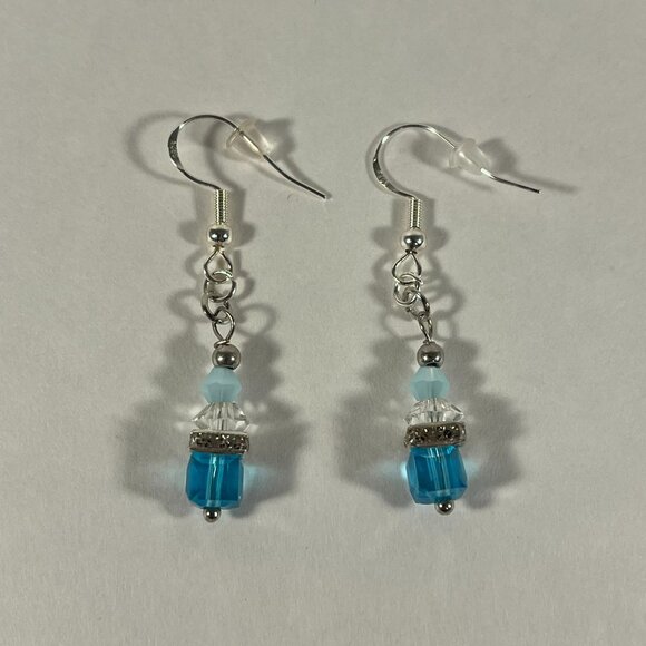 Blue Faceted Glass Cube Dangle Earrings NWT - Picture 1 of 2